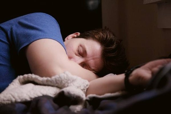 Comment Améliorer son Sommeil avec la Pharmacie : Astuces et Conseils